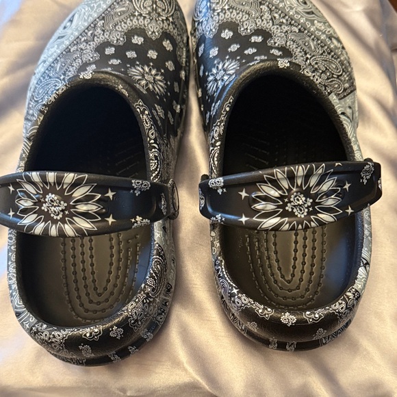 CROCS Paisley Patterned Mules in Black and White - Picture 11 of 17